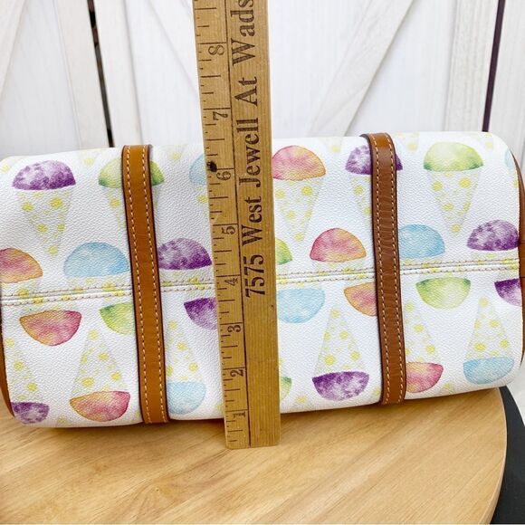 Dooney & Bourke Snowcone Barrel Shoulder Bag Purse White Pastel Leather - Picture 14 of 15